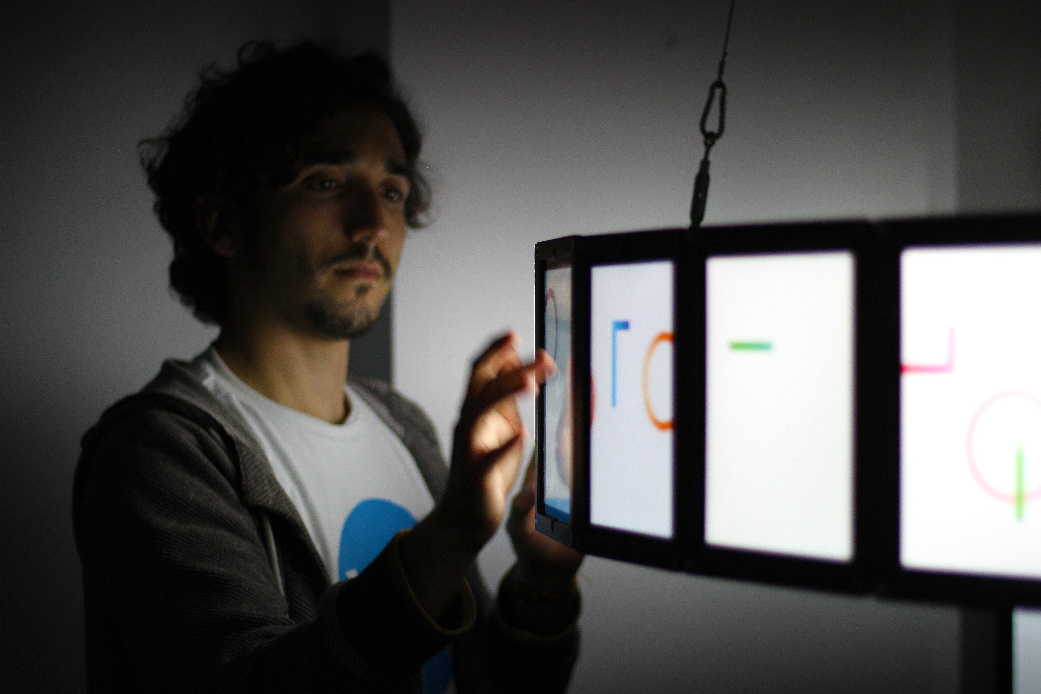 MO interactive installation with circular display